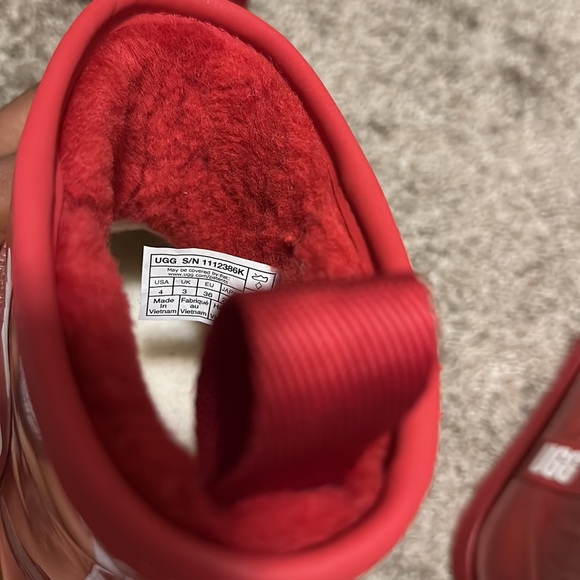 Ugg Classic Clear Mini, Samba Red boots - Picture 4 of 6